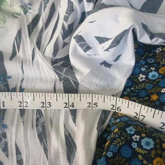 Westbound Woman 2x Plus A-Line Blouse Floral with Embellishments 22/24W - Picture 6 of 8